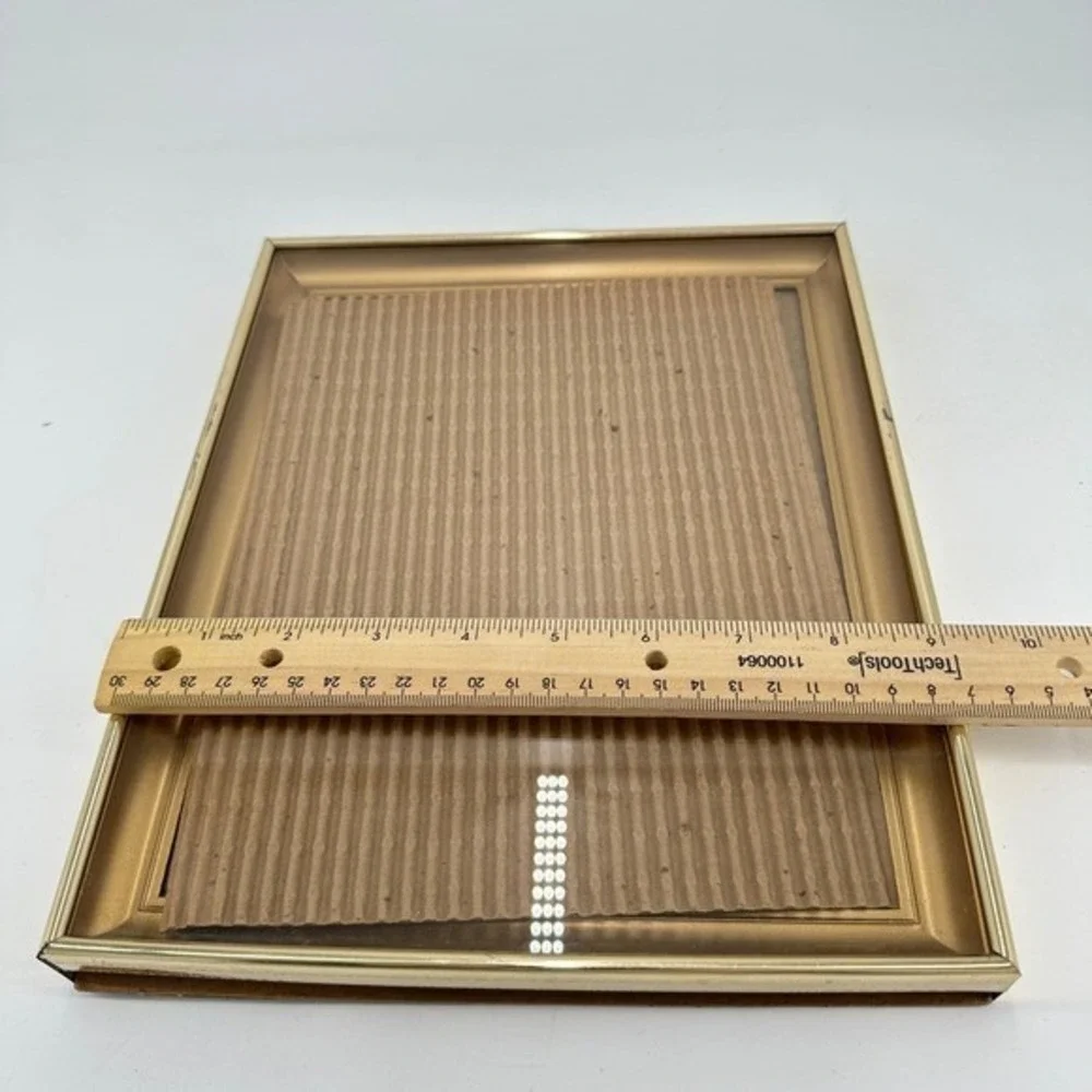 Vintage Gold Tone Metal Picture Frame Etched Border Tabletop Wall Mount 8x10